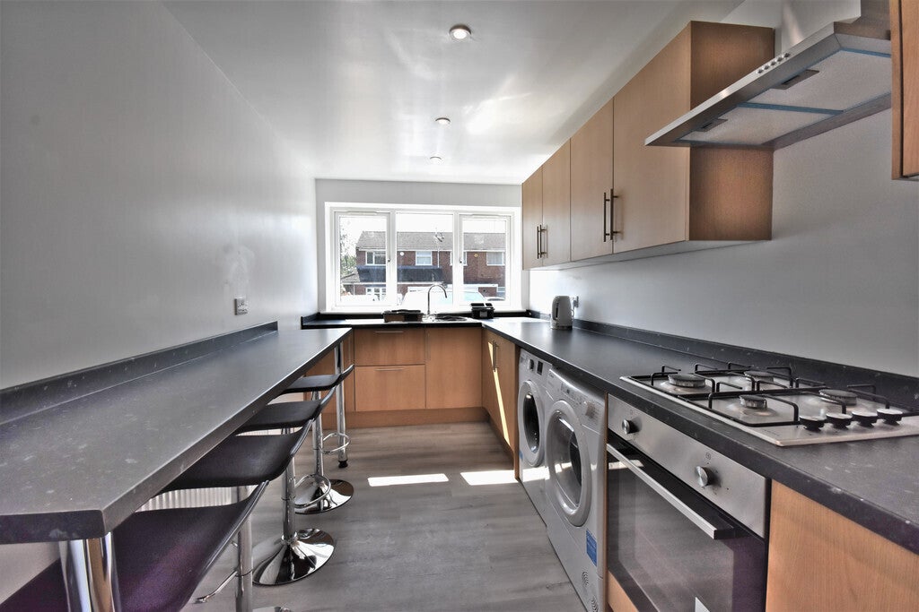 Flat Dorchester Way in Coventry
