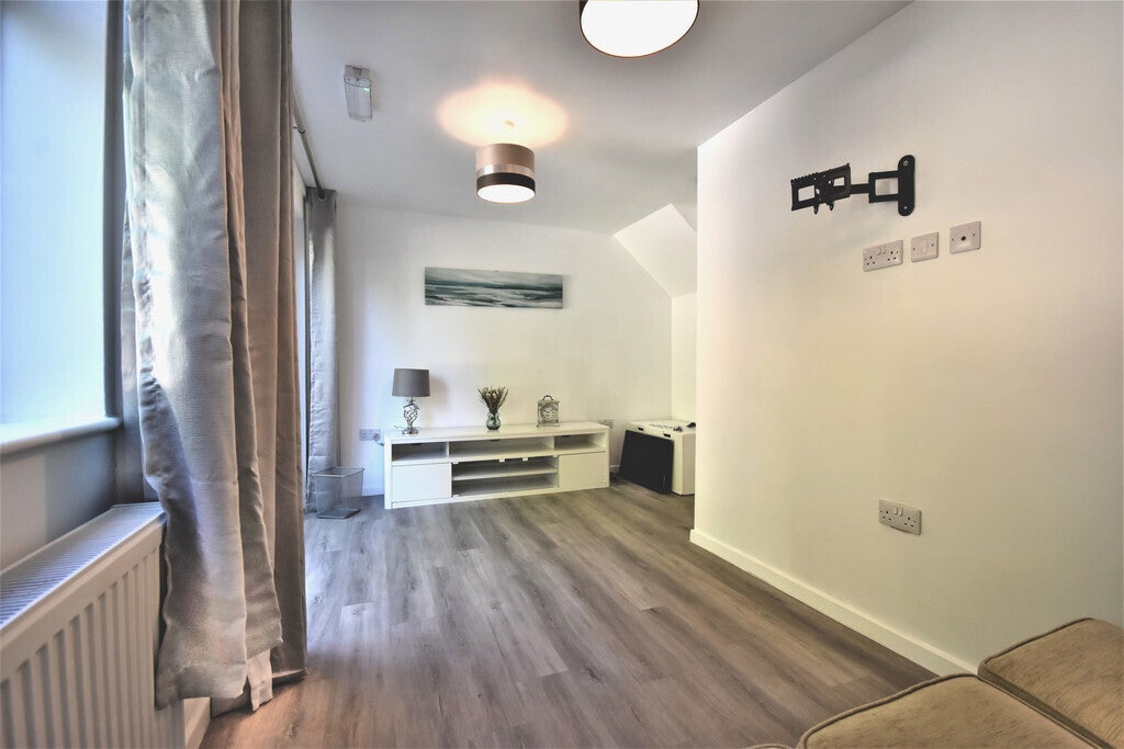 Flat Dorchester Way in Coventry