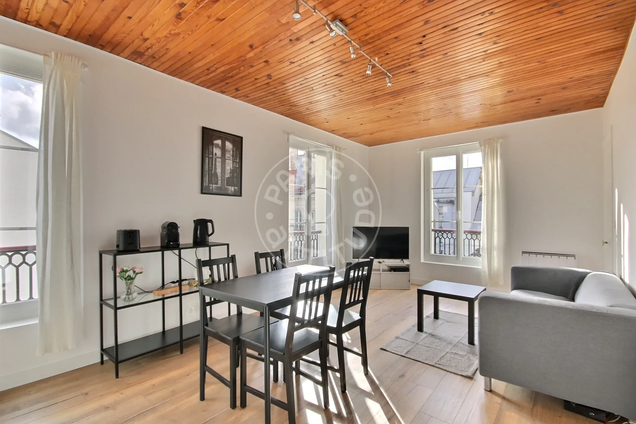Flat Rue de Mirbel in Paris