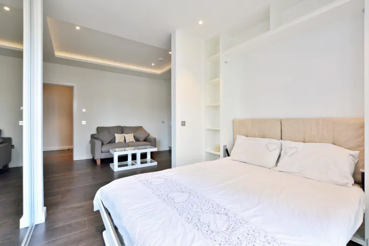 Flat Swiss Terrace in Greater London