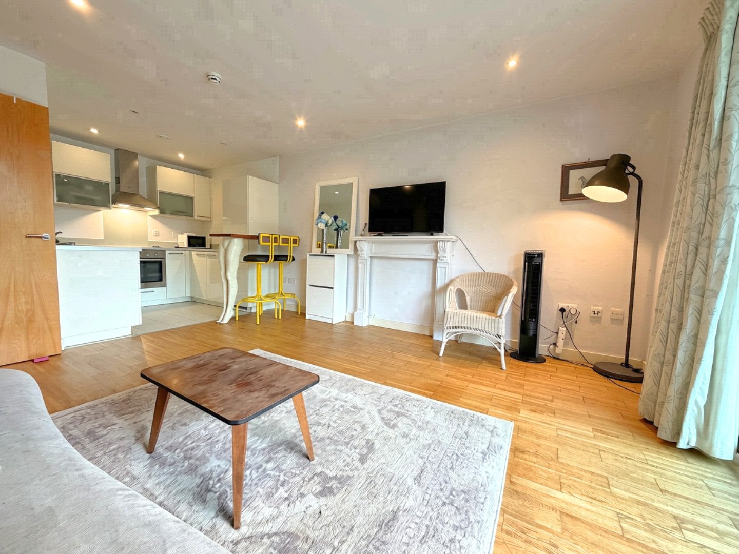 Flat Kelso Place in Manchester