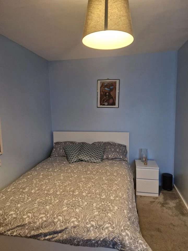 Room Acorn Way in Greater London