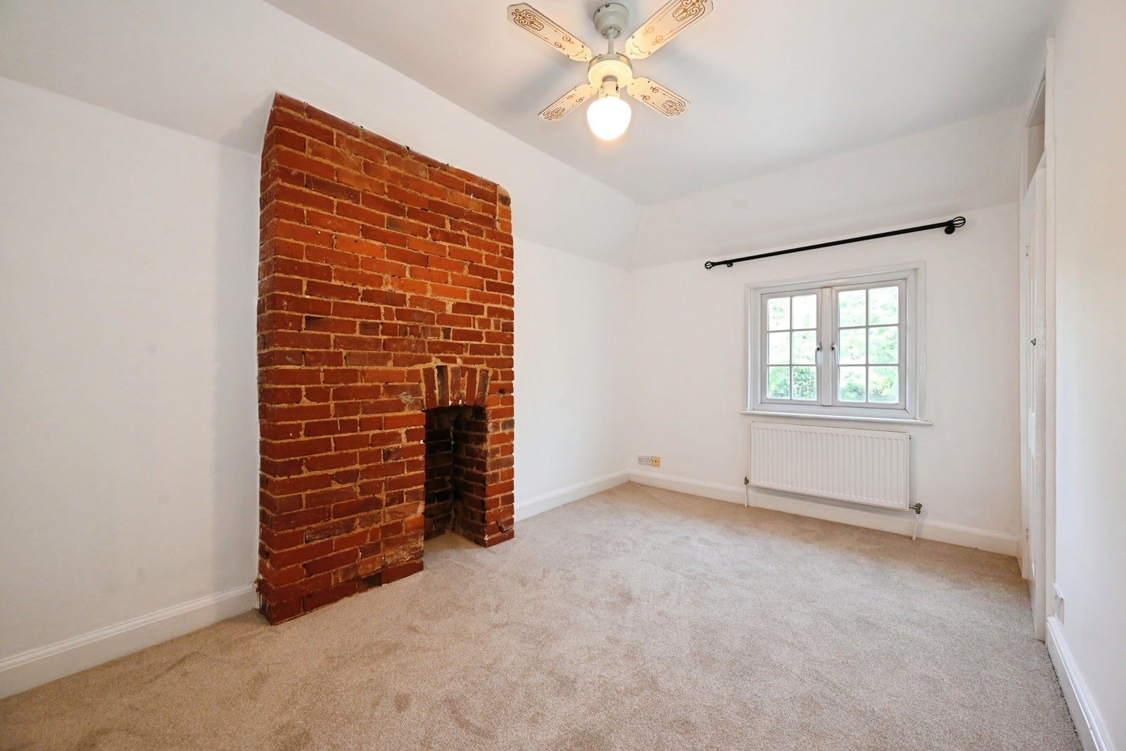 House Bramshill Close in Arborfield Green