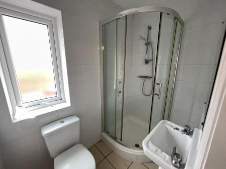 Room Westleigh Avenue in Derby