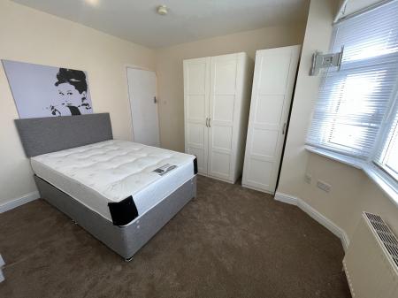 Room Westleigh Avenue in Derby