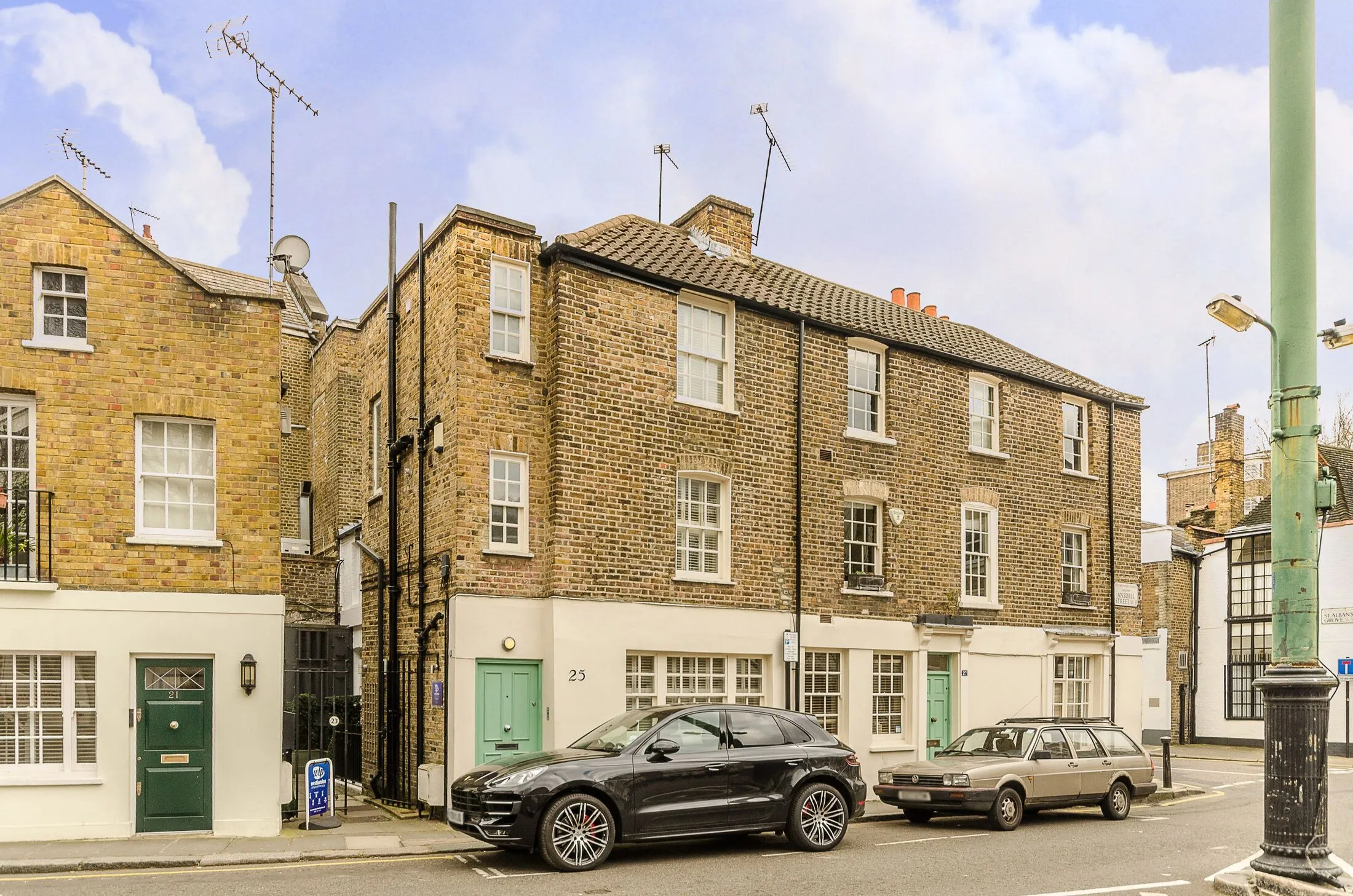 House Ansdell Terrace in Greater London