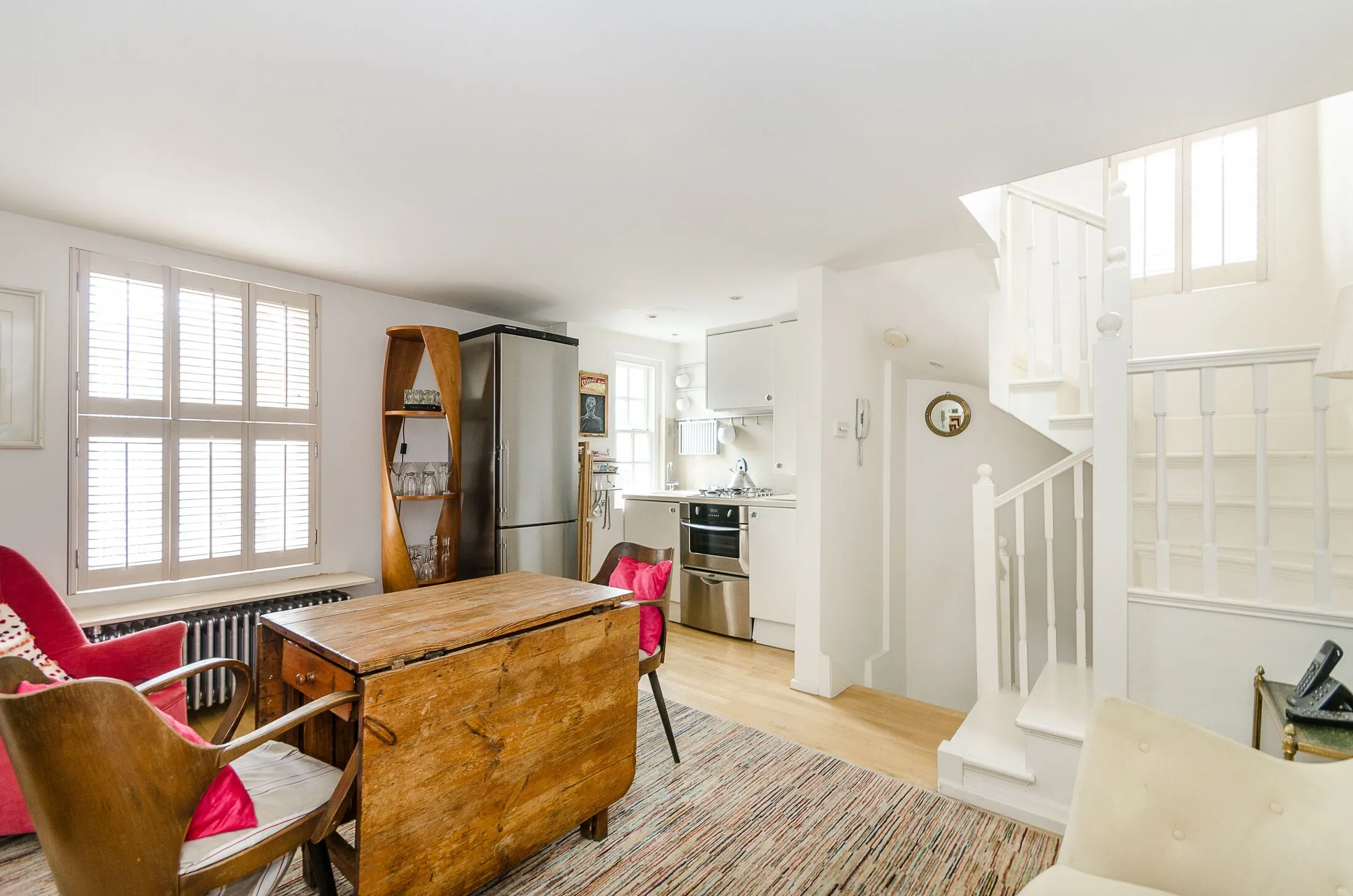 House Ansdell Terrace in Greater London