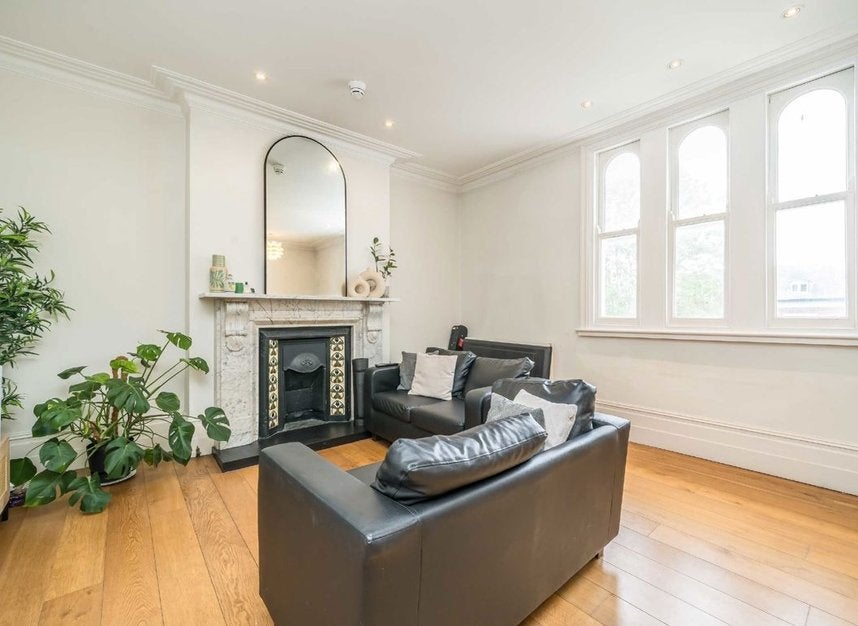 Flat West Road in Greater London