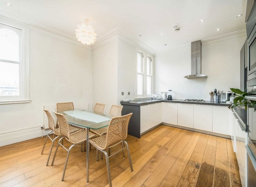 Flat West Road in Greater London