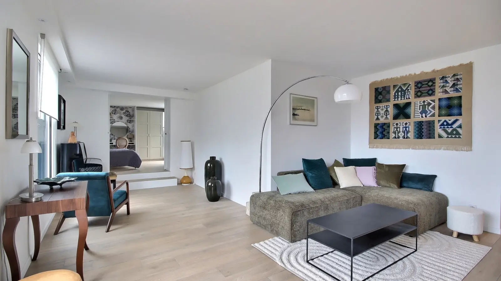 Flat Rue Eugène Oudiné in Paris