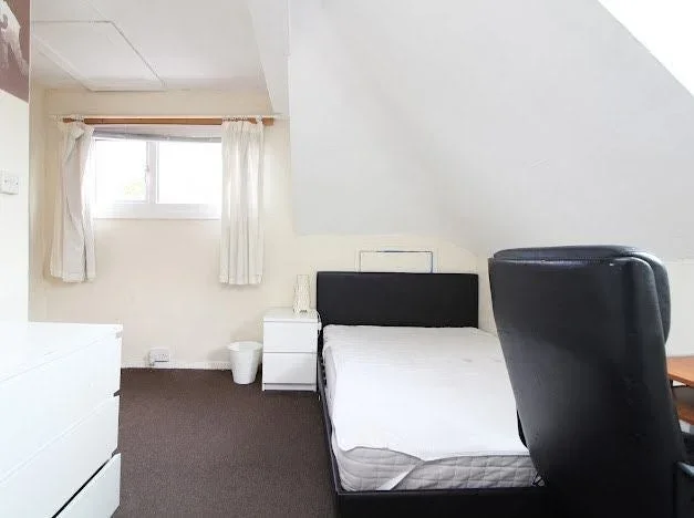 Room Belmont Road in Southampton
