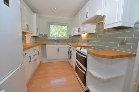 Flat Charnwood Crescent in Chandler's Ford