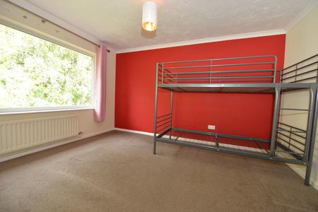 Flat Charnwood Crescent in Chandler's Ford