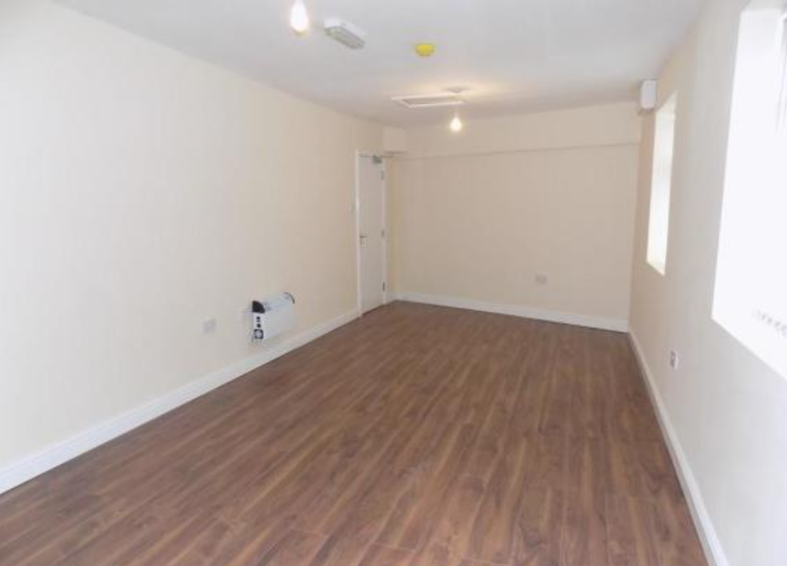 Flat Vauxhall Road in Stourbridge