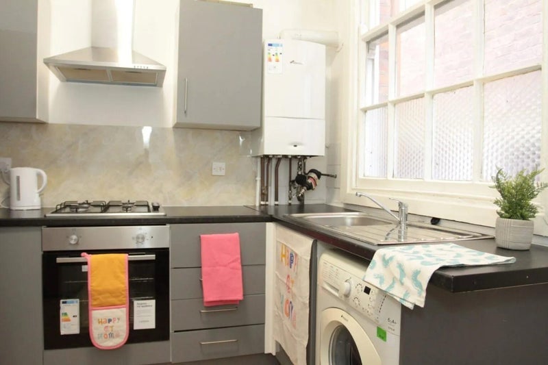 Room Aylestone Road in Leicester