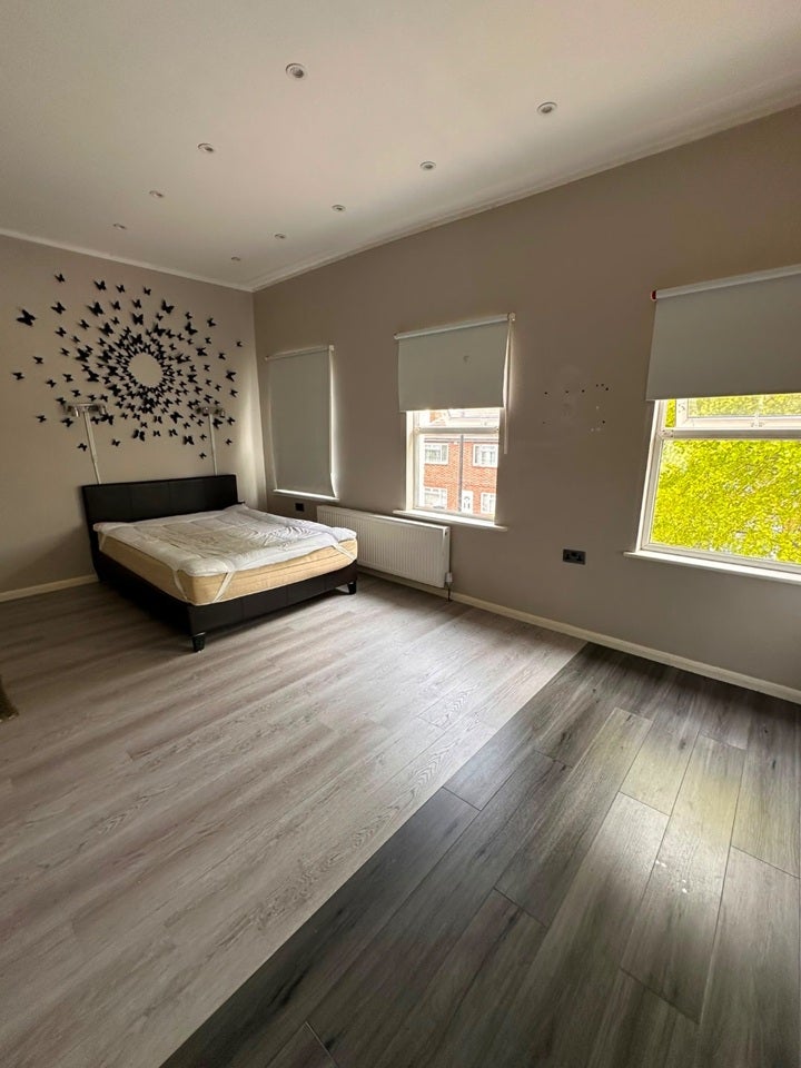 Flat Ingatestone Road in Greater London