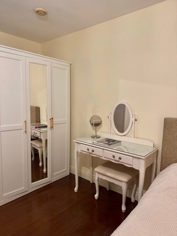 Room Russell Road in Greater London
