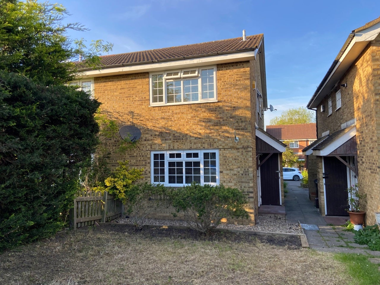 House Foxglove Lane in Greater London