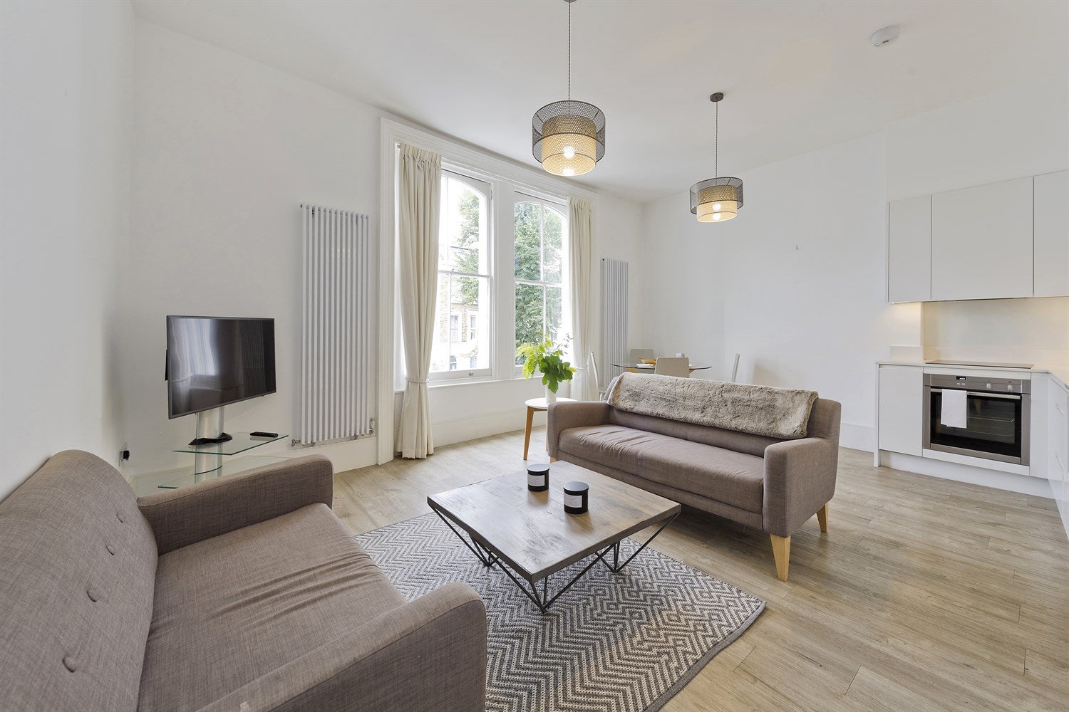 Flat Blenheim Crescent in Greater London