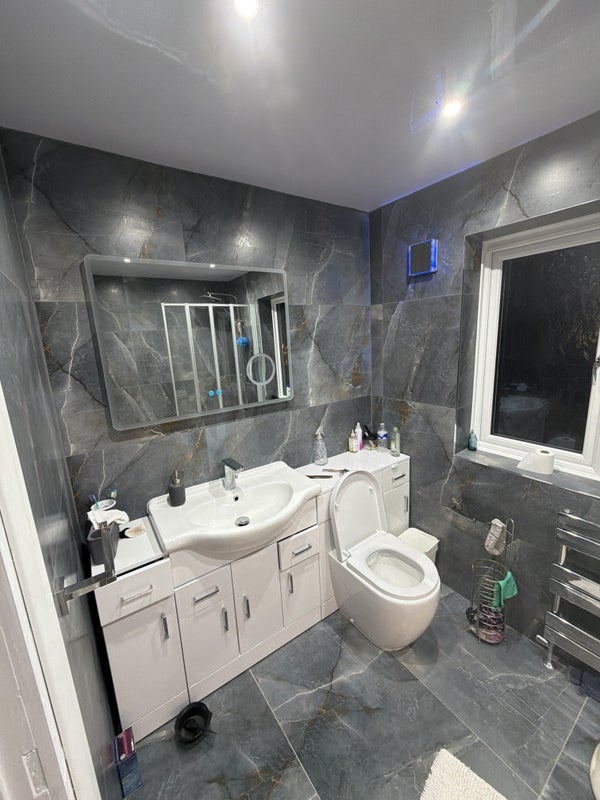 Room Tinsley Lane in Crawley