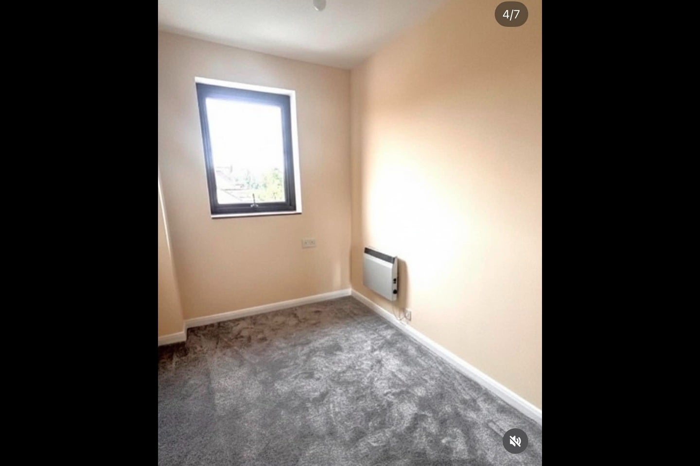 Flat Ashton Gardens in London