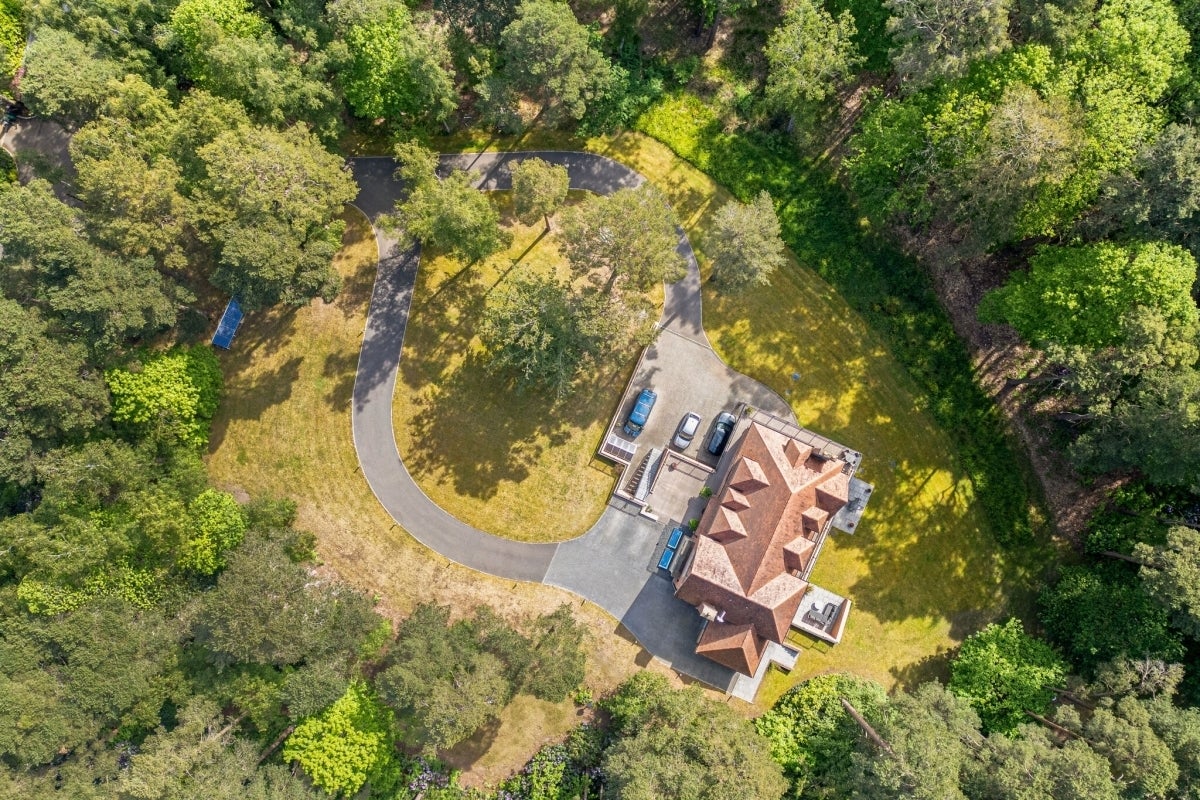 House The Ridges in Finchampstead