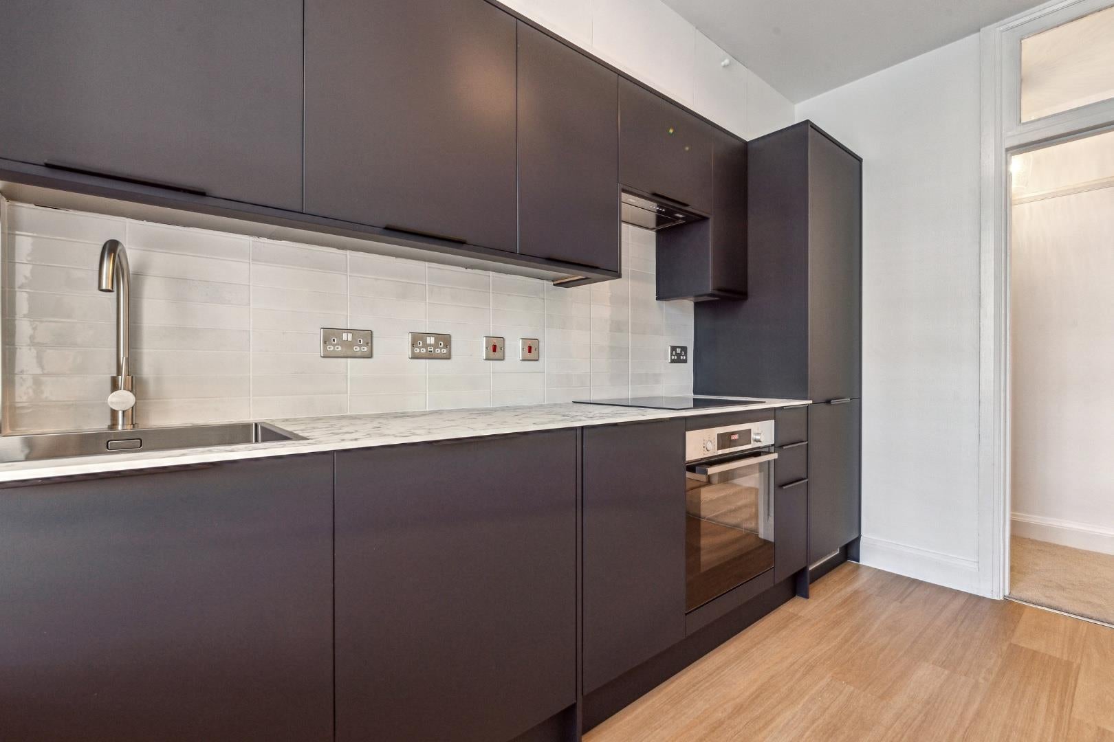 Flat Heathfield Terrace in Greater London