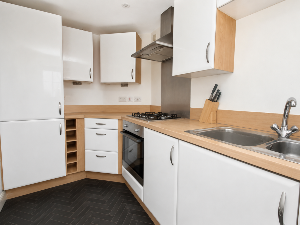 Flat Lower Corniche in Folkestone and Hythe District