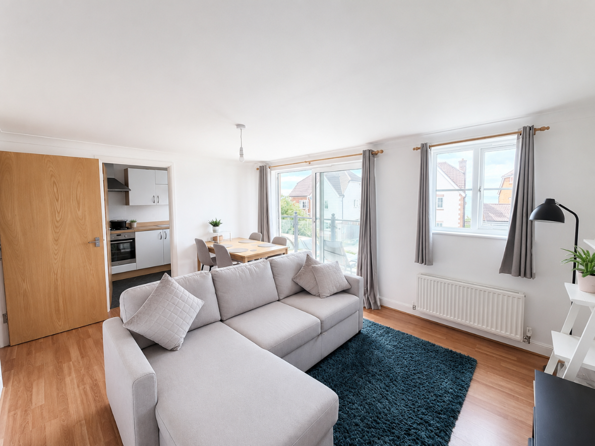 Flat Lower Corniche in Folkestone and Hythe District