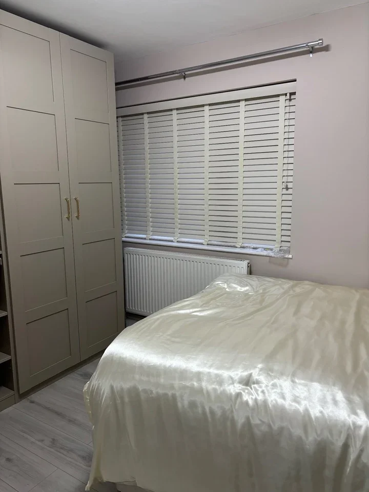 Flat Eagle Close in Greater London