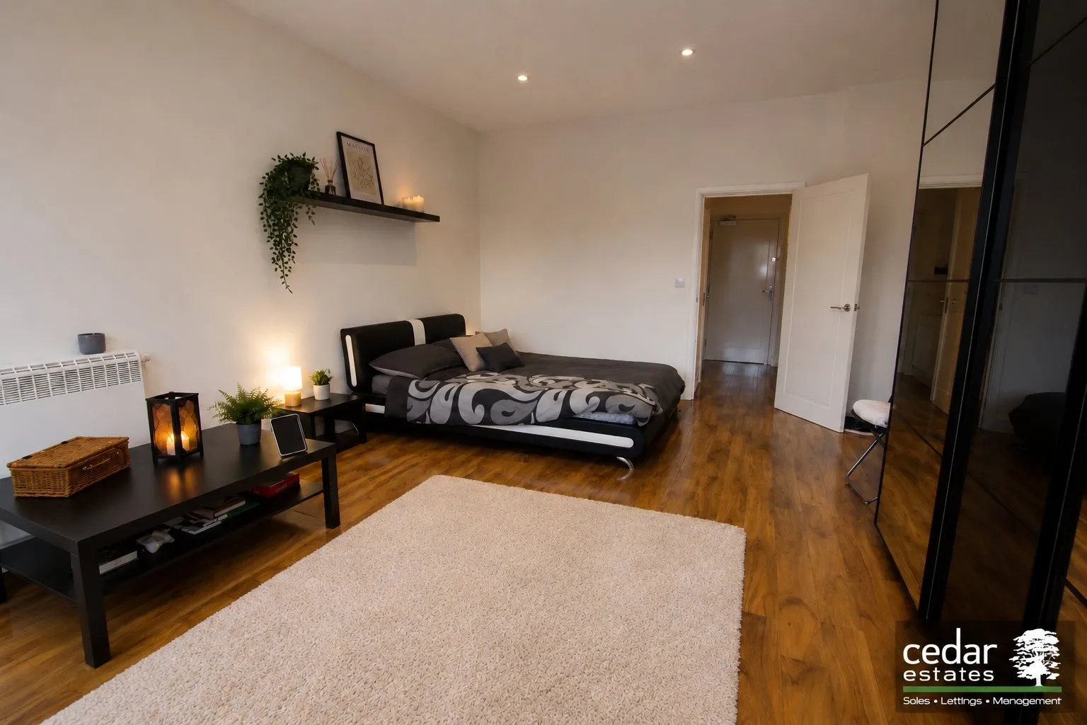 Flat Imperial Drive in Greater London