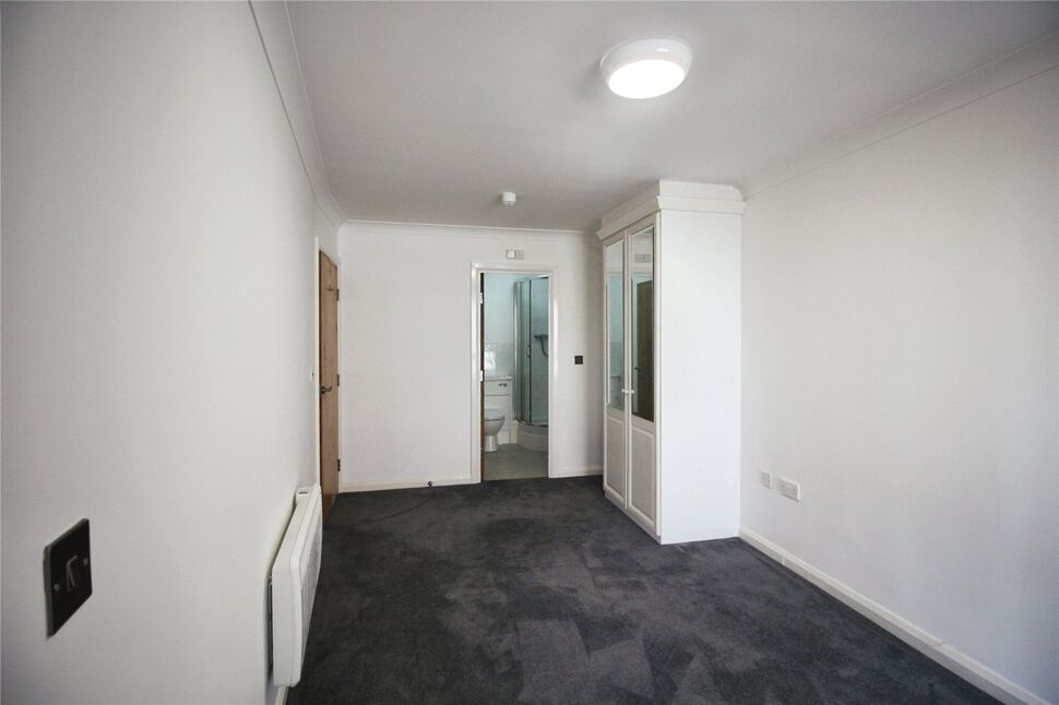 Flat Alençon Link in Basingstoke and Deane