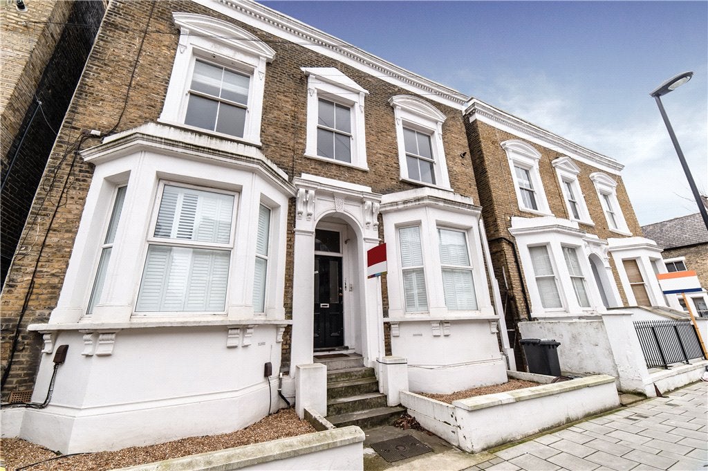 Flat Hayter Road in Greater London