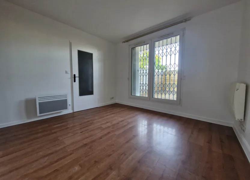 Appartement Avenue Montaigne à Noisy-le-Grand