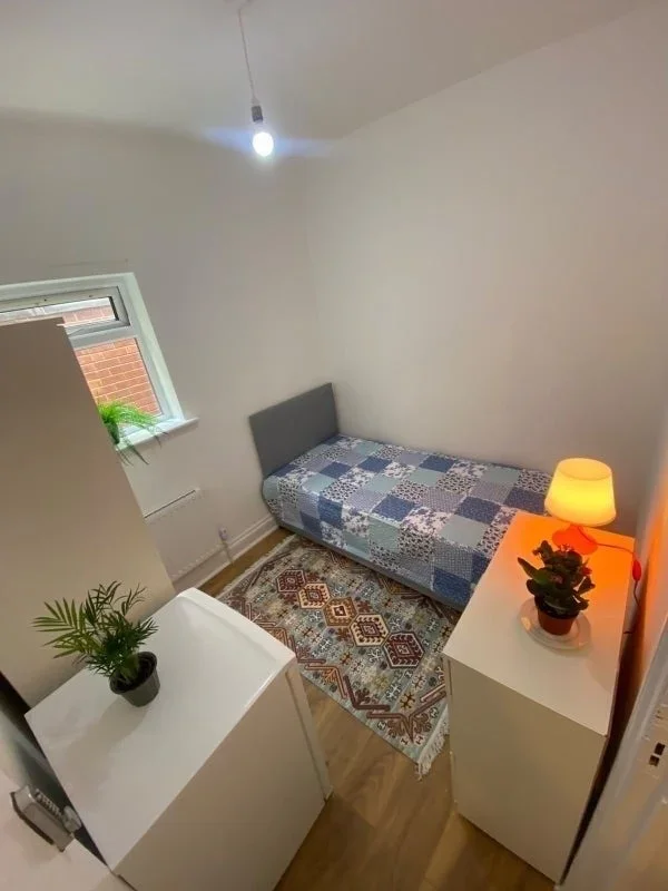 Room Ancona Road in Greater London