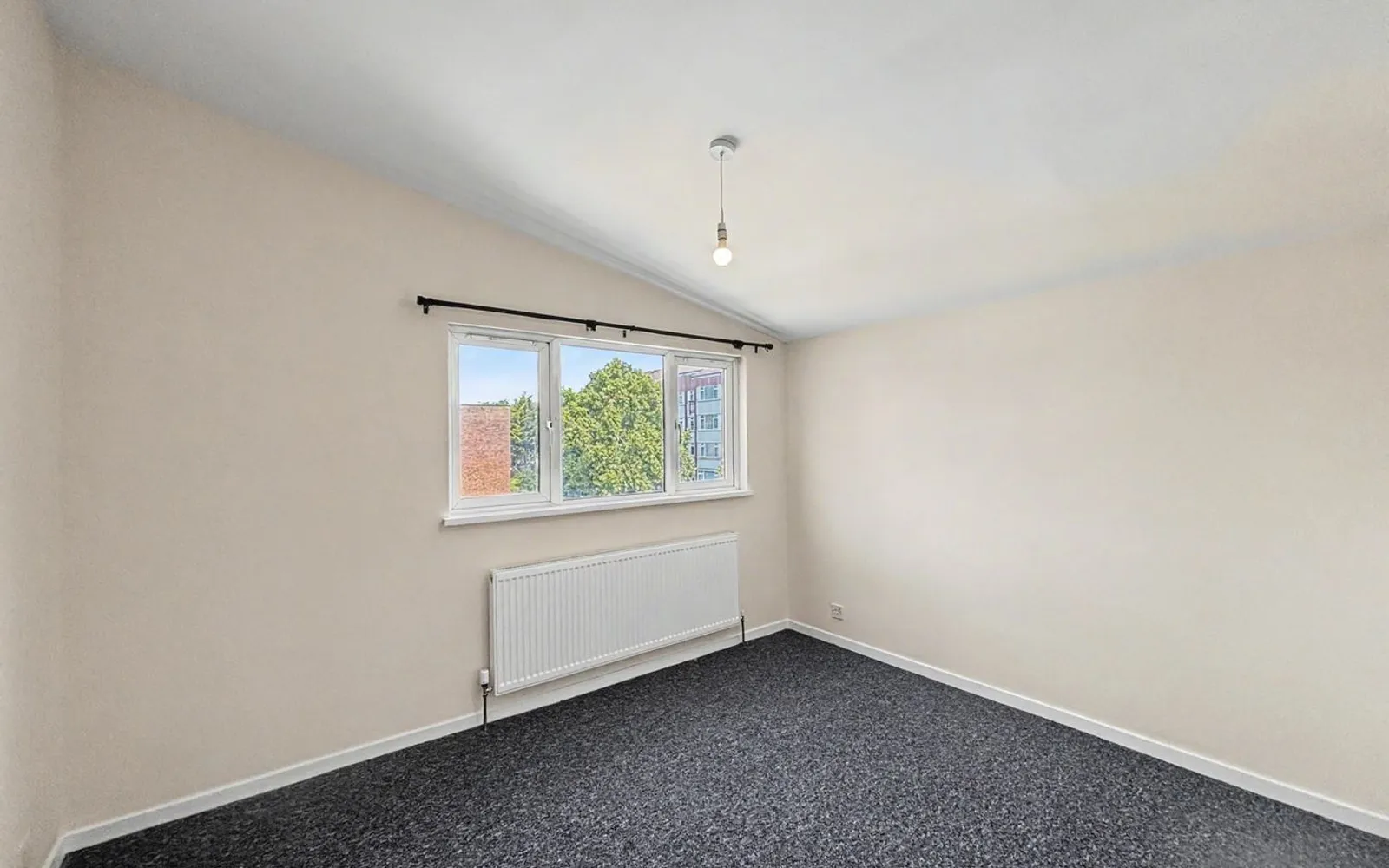 House Owen Way in Greater London