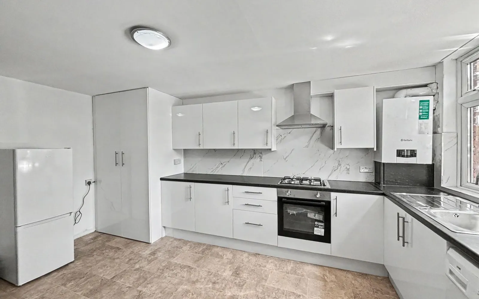 House Owen Way in Greater London