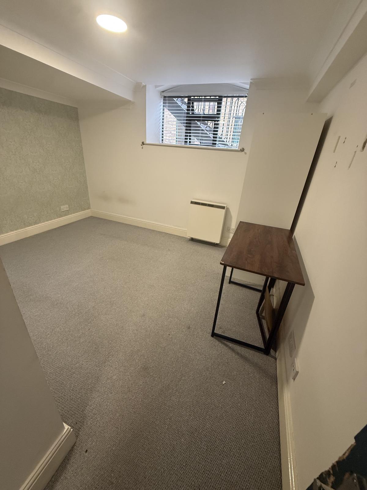 Flat Westferry Road in Greater London