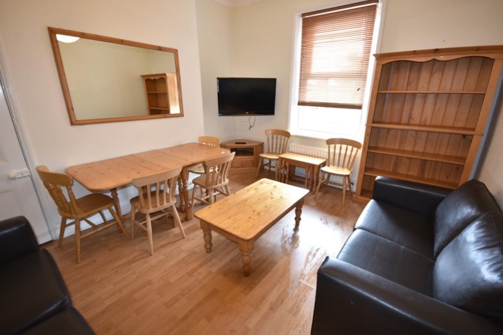 Flat Brentwood Avenue in Newcastle upon Tyne