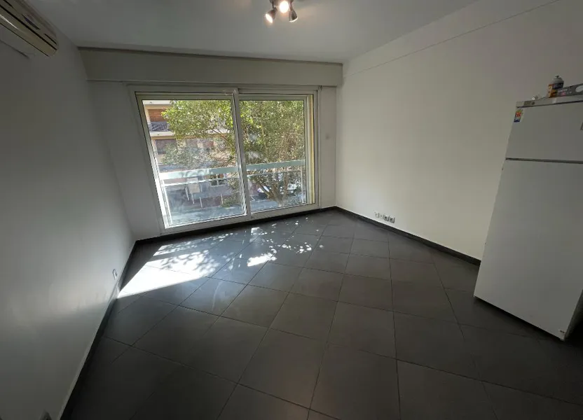 Appartement Avenue des Oliviers à Antibes