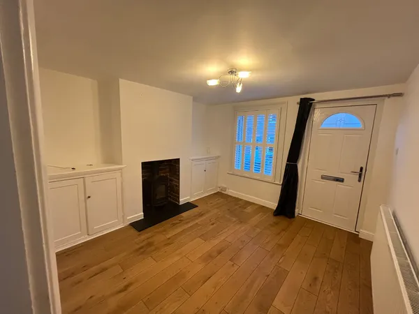 Flat Woodside Road in Tonbridge and Malling