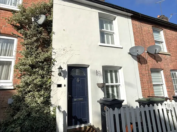 Flat Woodside Road in Tonbridge and Malling