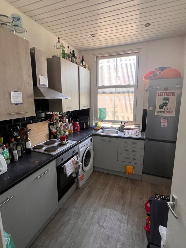 Room Amhurst Road in Greater London
