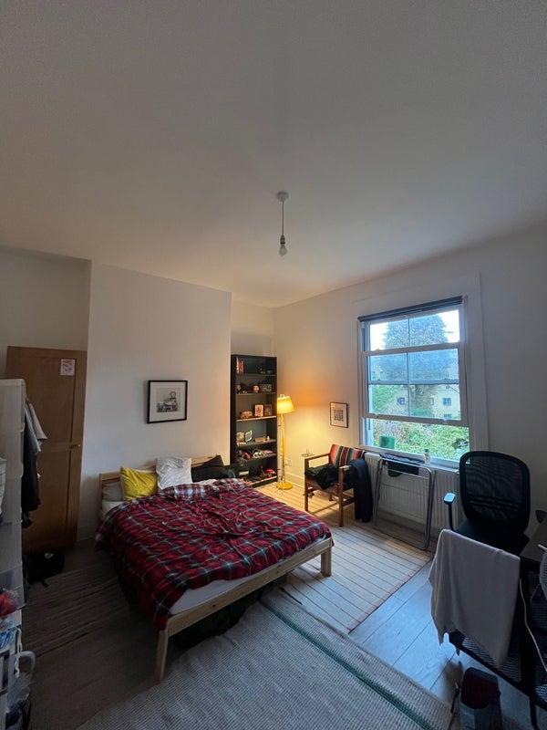 Room Amhurst Road in Greater London