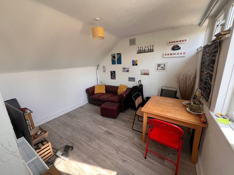 Room Amhurst Road in Greater London