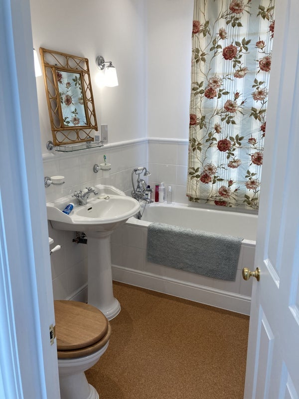 Room Valetta Road in Greater London