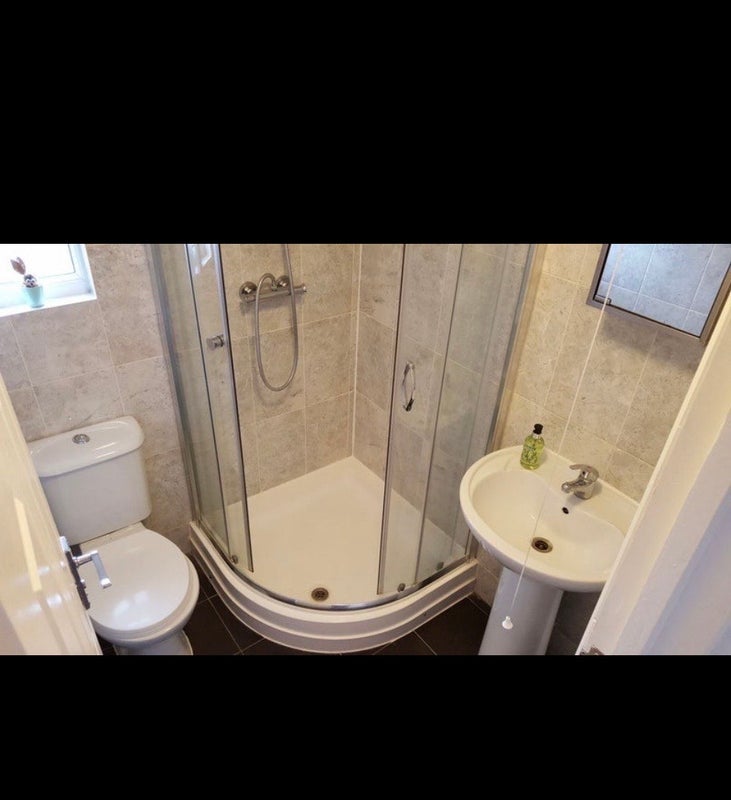 Room Frith Road in Greater London