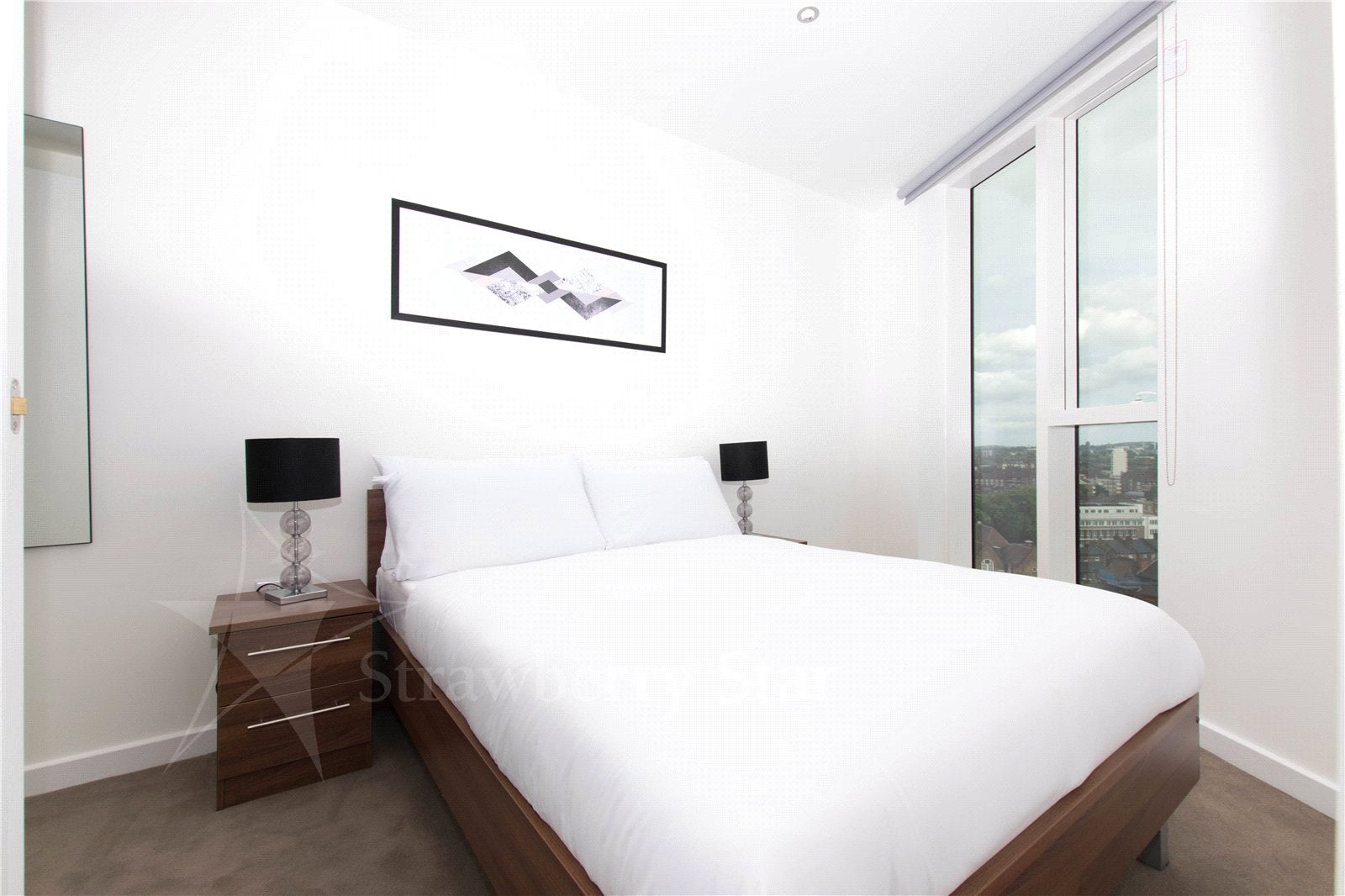 Flat Wyvil Road in Greater London