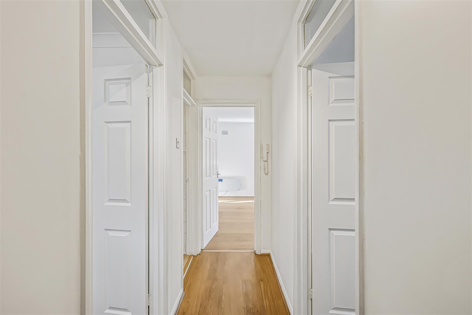 Flat Chigwell Road in Greater London