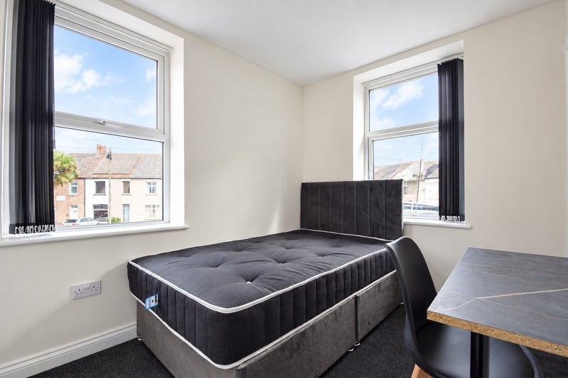 Room Wyeverne Road in Cardiff